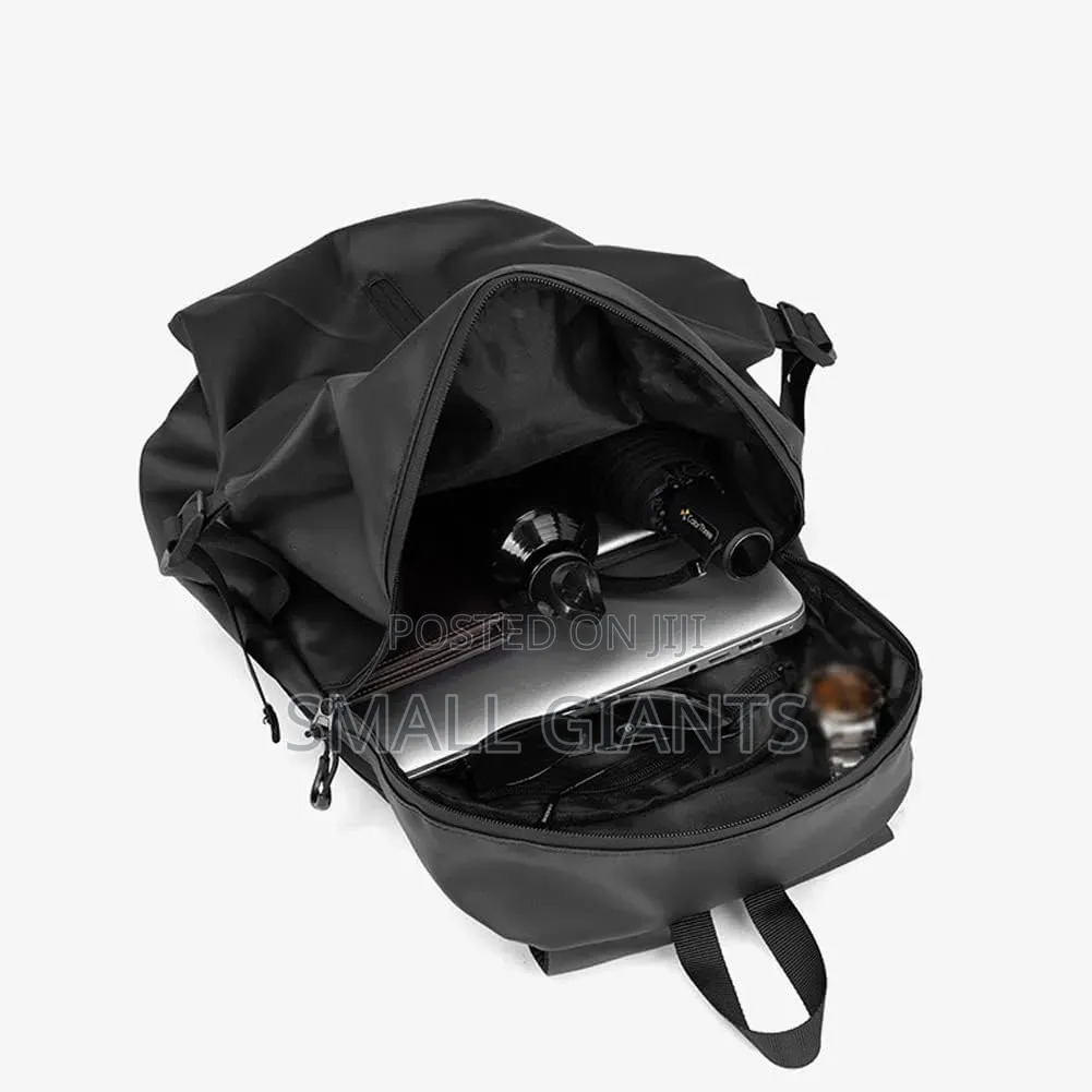 Ponasoominimalist Water-Resistant Backpack