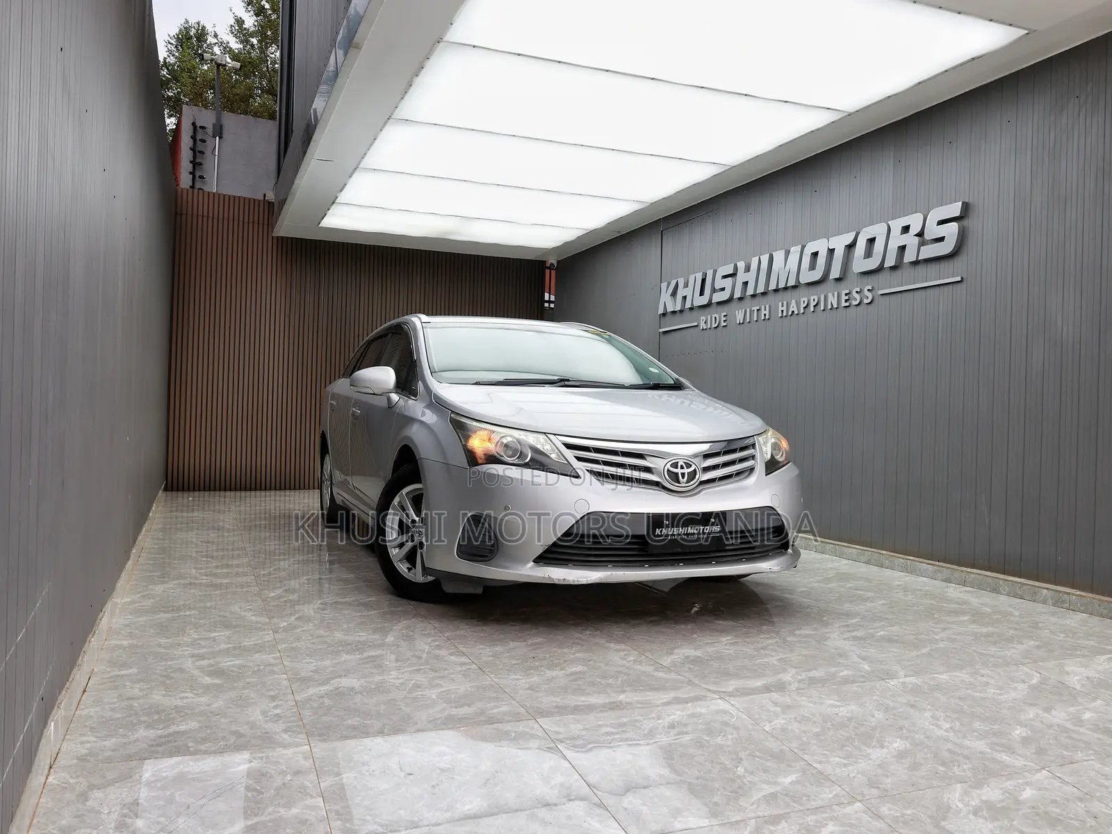 Toyota Avensis 2012 Silver
