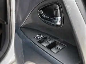 Toyota Avensis 2012 Silver