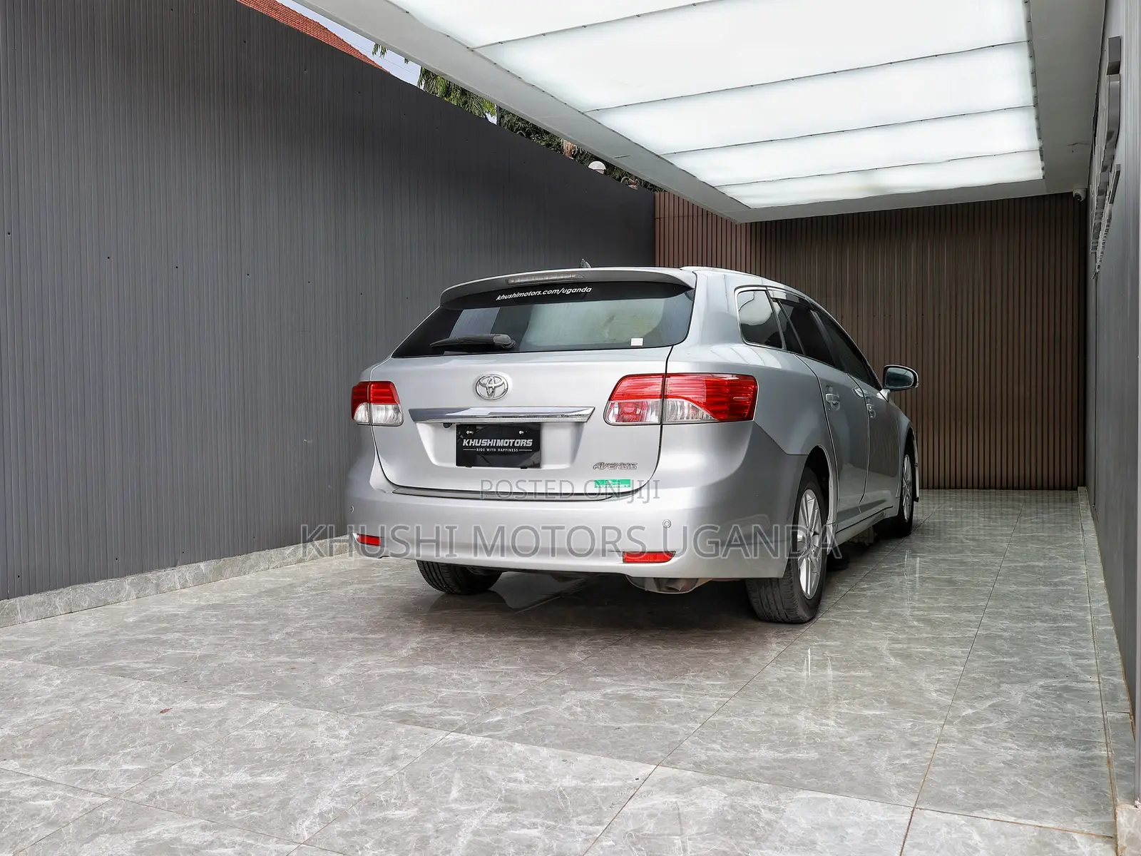 Toyota Avensis 2012 Silver