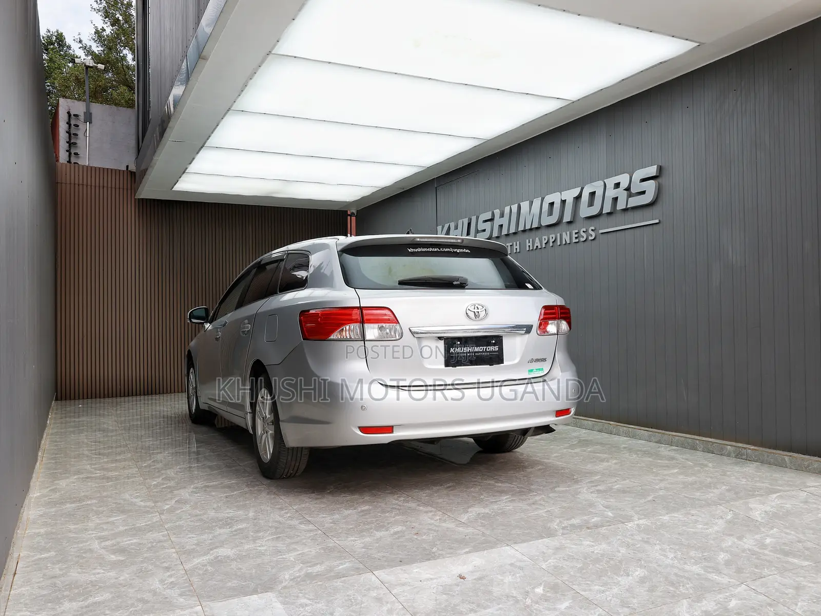 Toyota Avensis 2012 Silver