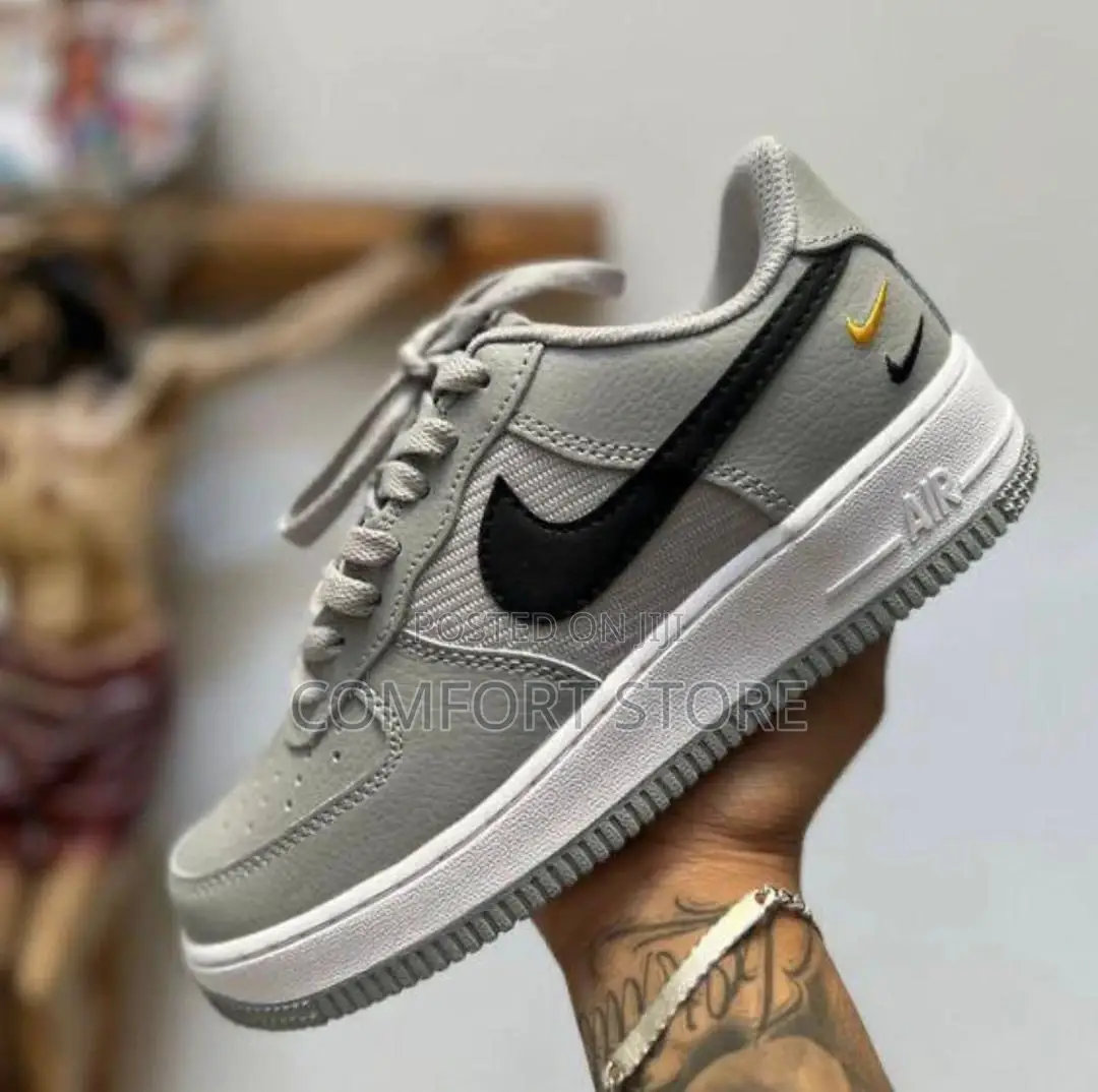Unique, Unisex Sneaker