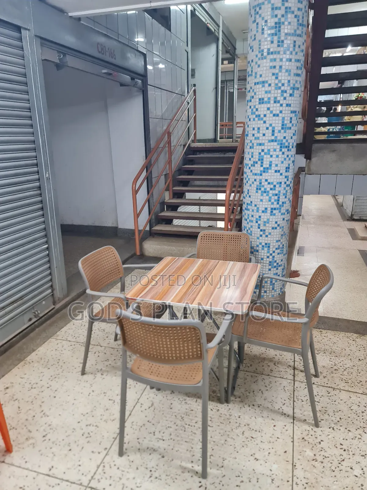 Pliable Wooden Foldable Restaurant Table and Chairs