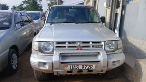 Mitsubishi Pajero 2005 Silver