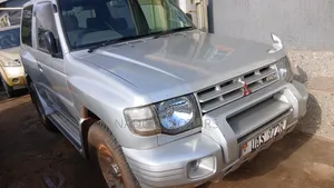 Mitsubishi Pajero 2005 Silver