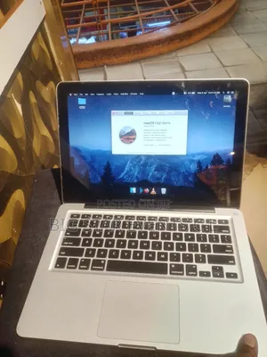 Laptop Apple MacBook 2011 8GB Intel Core i7 HDD+SSD 320GB