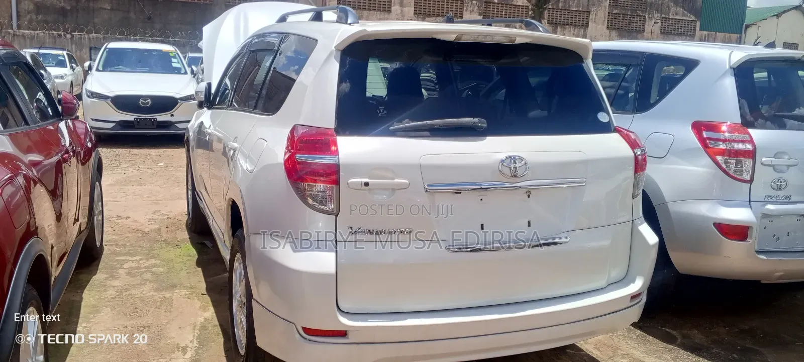 Toyota Vanguard 2012 Off white