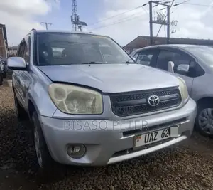 Toyota RAV4 Automatic 2003 White