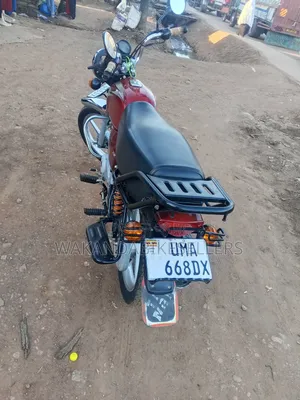 Bajaj Boxer 100 2025 Red