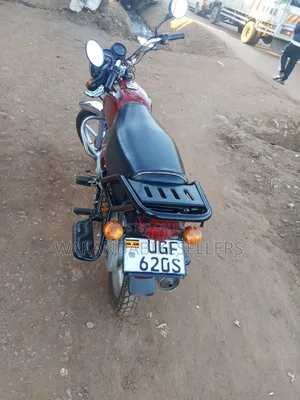 Bajaj Boxer 100 2025 Red