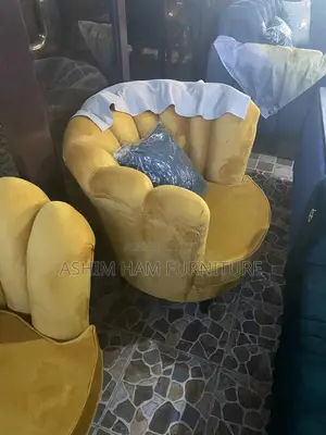 Single Sofas With Confort and High Density