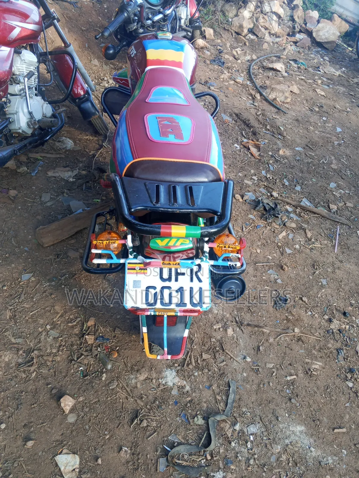 TVS HLX 125 2023 Red