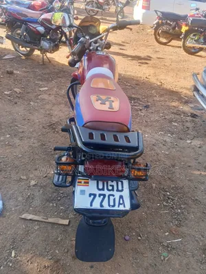 Bajaj Boxer 125 2024 Red