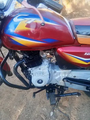 Bajaj Boxer 125 2024 Red