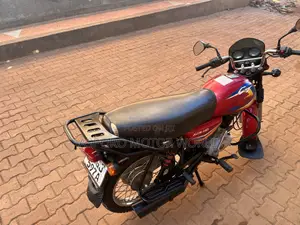 Bajaj CT 125X 2025 Red
