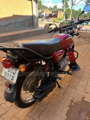 Bajaj CT 125X 2025 Red