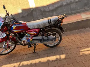 Bajaj CT 125X 2025 Red