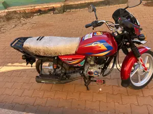 Bajaj CT 125X 2025 Red