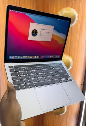 Laptop Apple MacBook Pro 16GB Intel Core i7 SSD 512GB