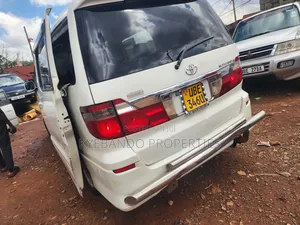 Toyota Alphard 2.4 Petrol AWD 2005 White