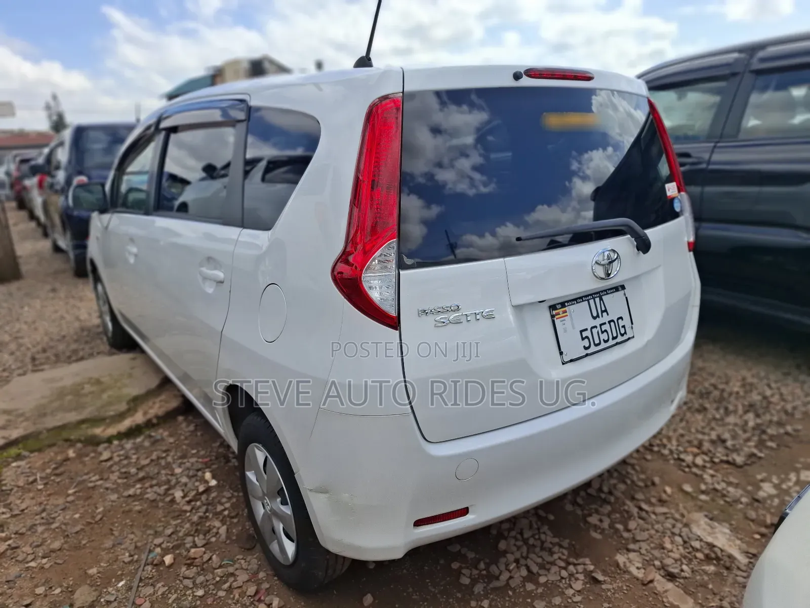 Toyota Passo Sette 1.5 FWD 2012 White