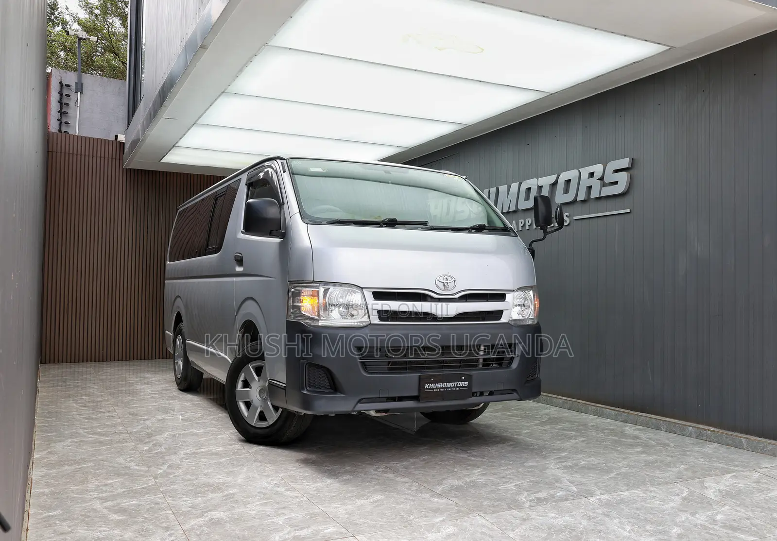 Toyota HiAce 2013 Silver
