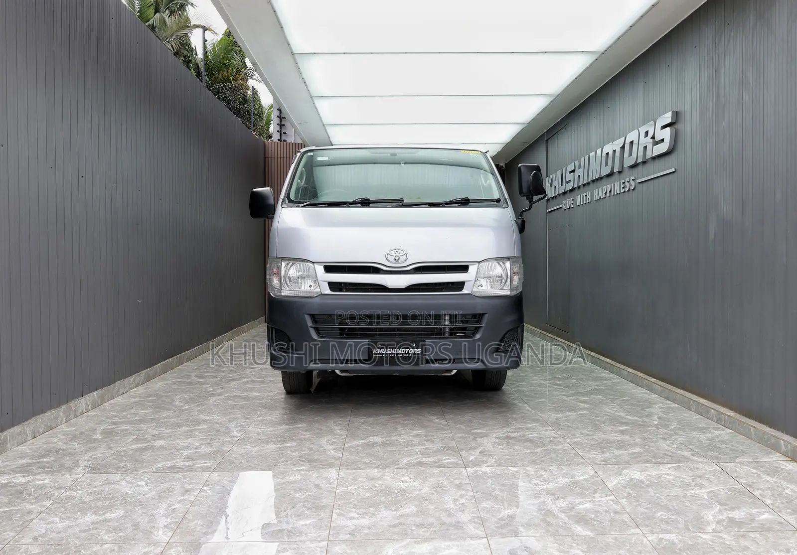 Toyota HiAce 2013 Silver