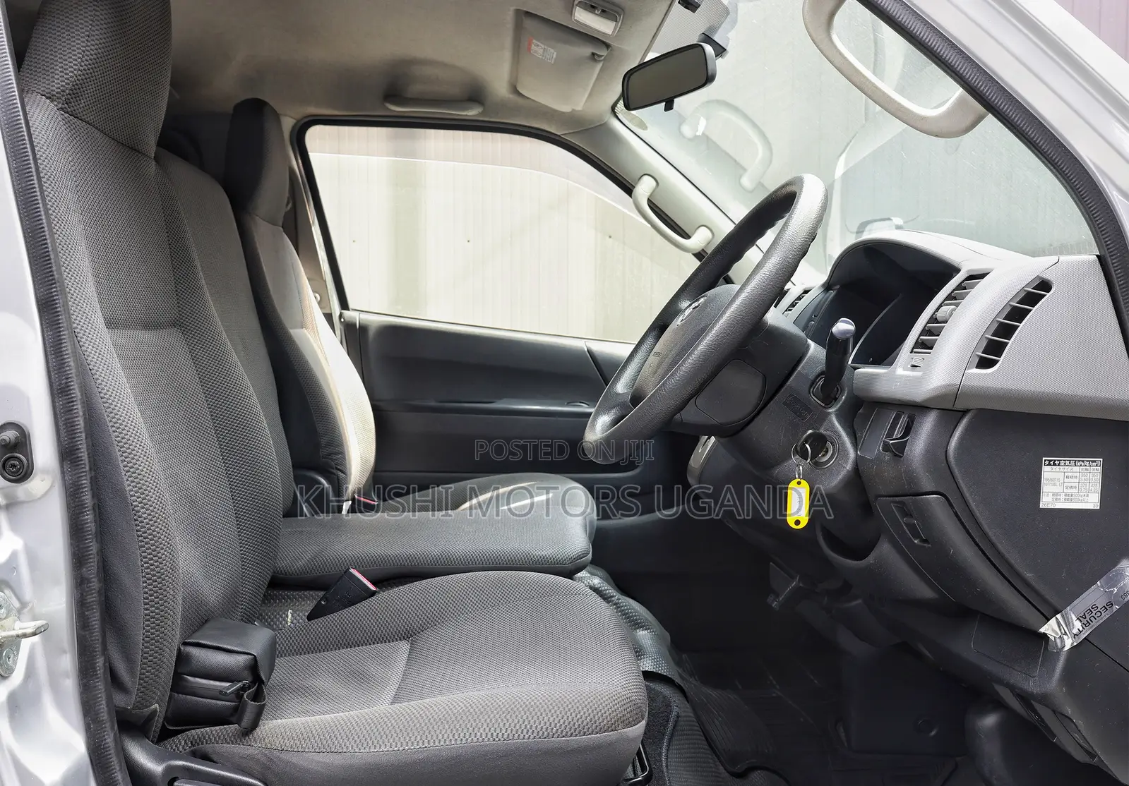 Toyota HiAce 2013 Silver