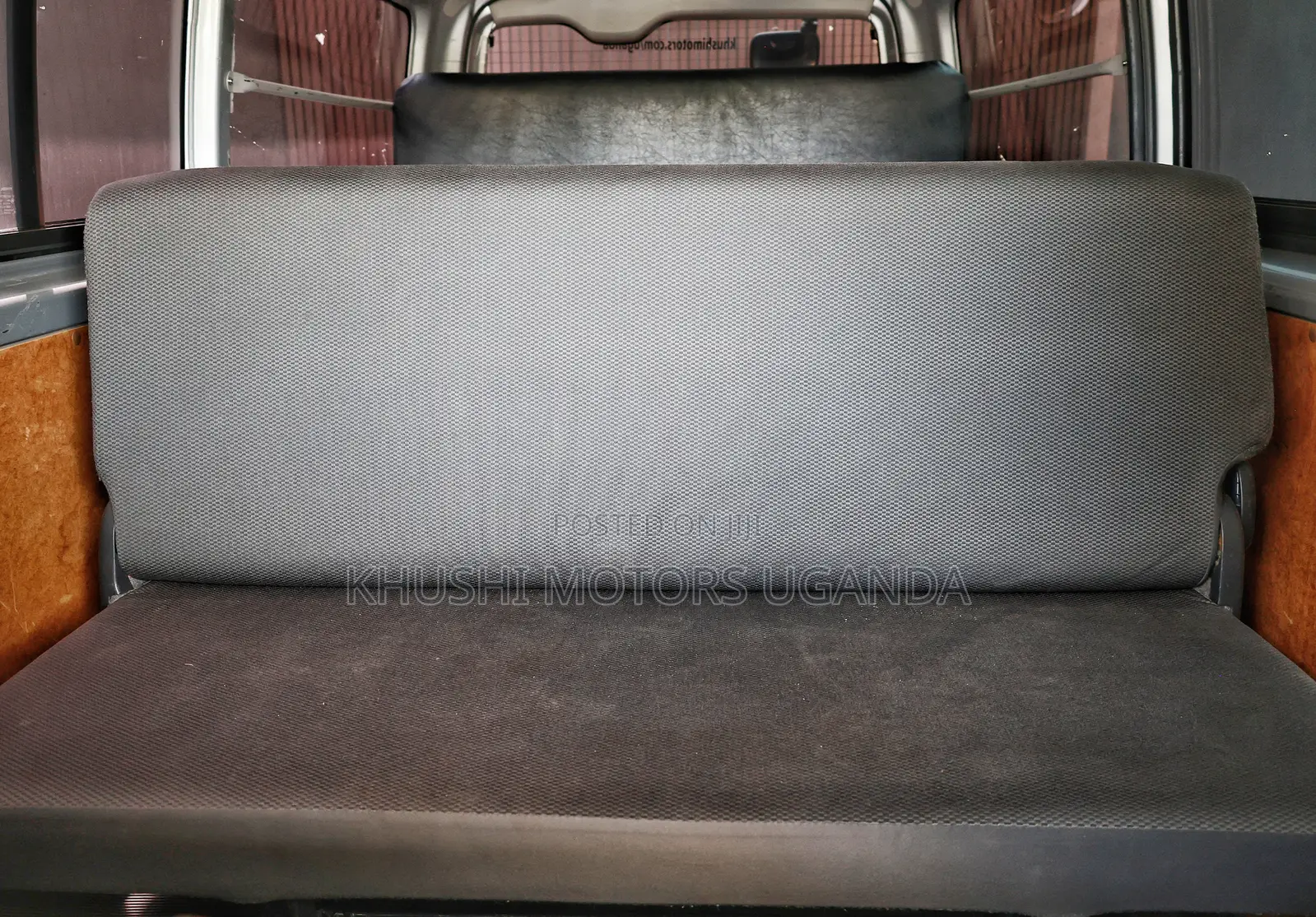 Toyota HiAce 2013 Silver