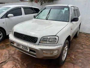 Toyota RAV4 Softtop 4x4 1999 Silver