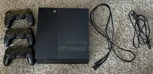 Sony Playstation 4 500gb Black Console With 3 Controllers and Cables