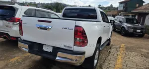 Toyota Hilux 2018 White