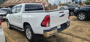 Toyota Hilux 2018 White