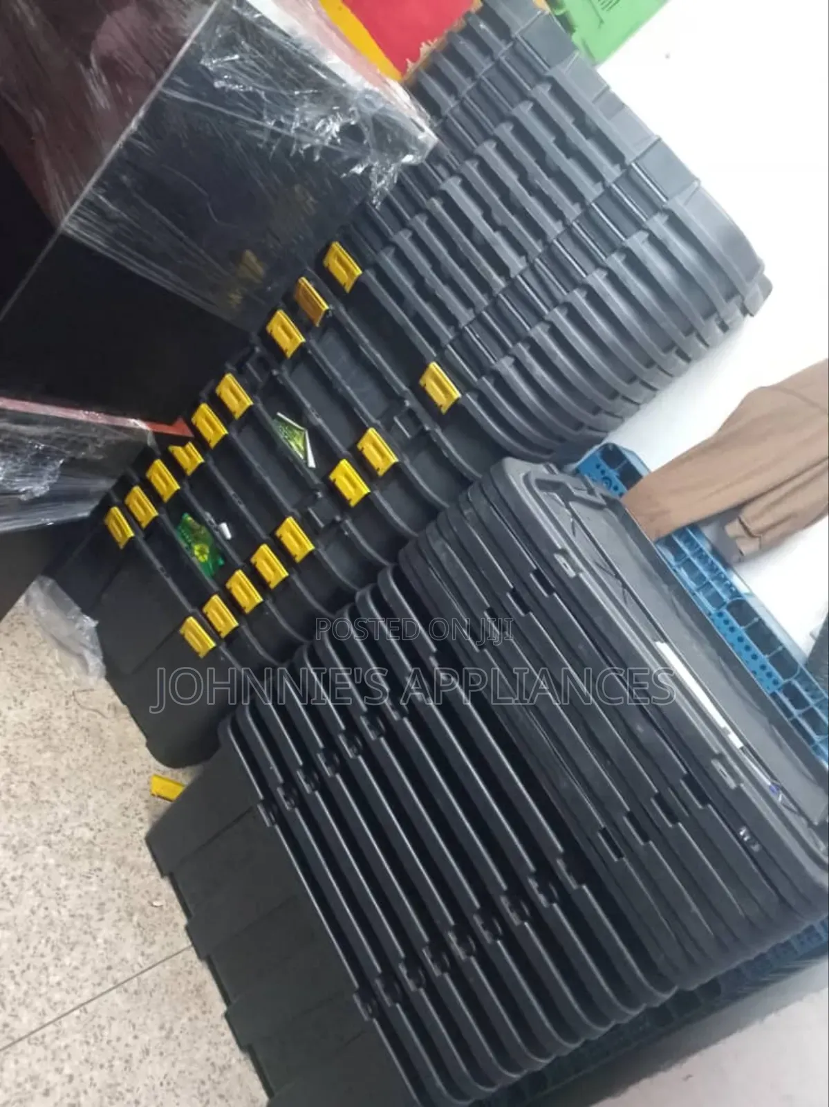 Heavy-Duty Stackable Plastic Tool Storage Box With Secure Lock Clips
