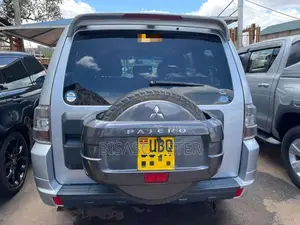 Mitsubishi Pajero 3.0 2010 Silver