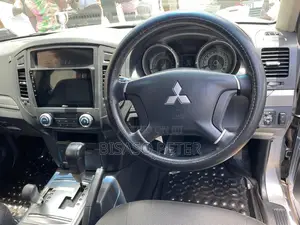 Mitsubishi Pajero 3.0 2010 Silver