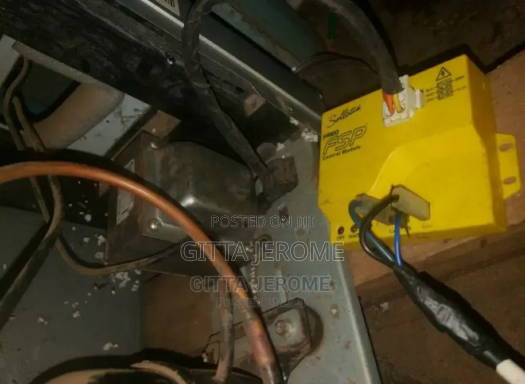 Fridge/Freezer Voltage Stabilizer and Regulator 02