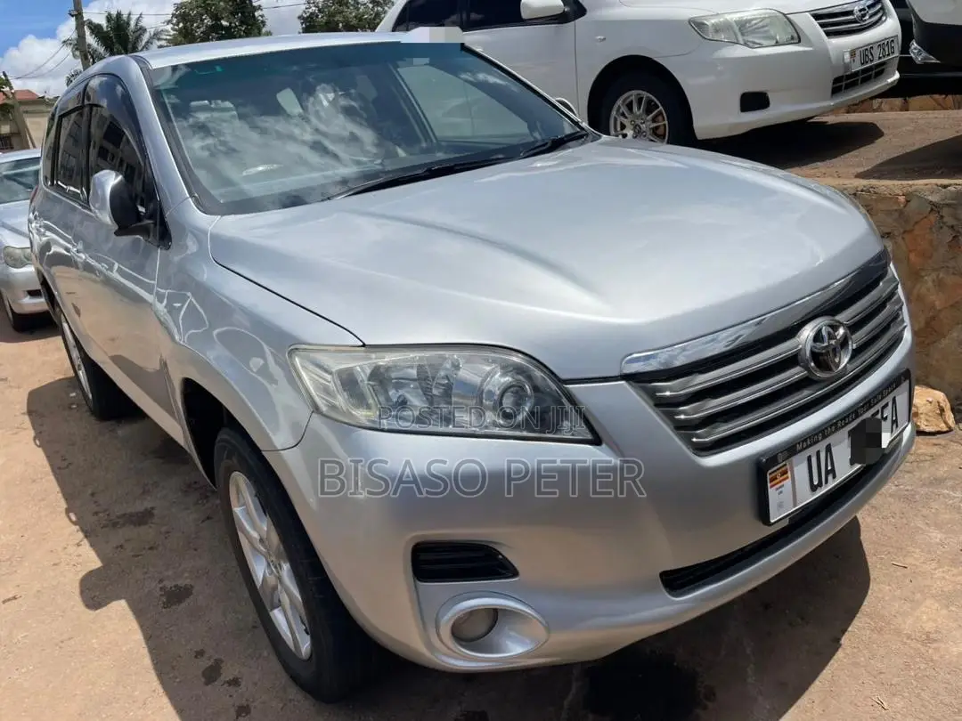 Toyota Vanguard 2011 Silver