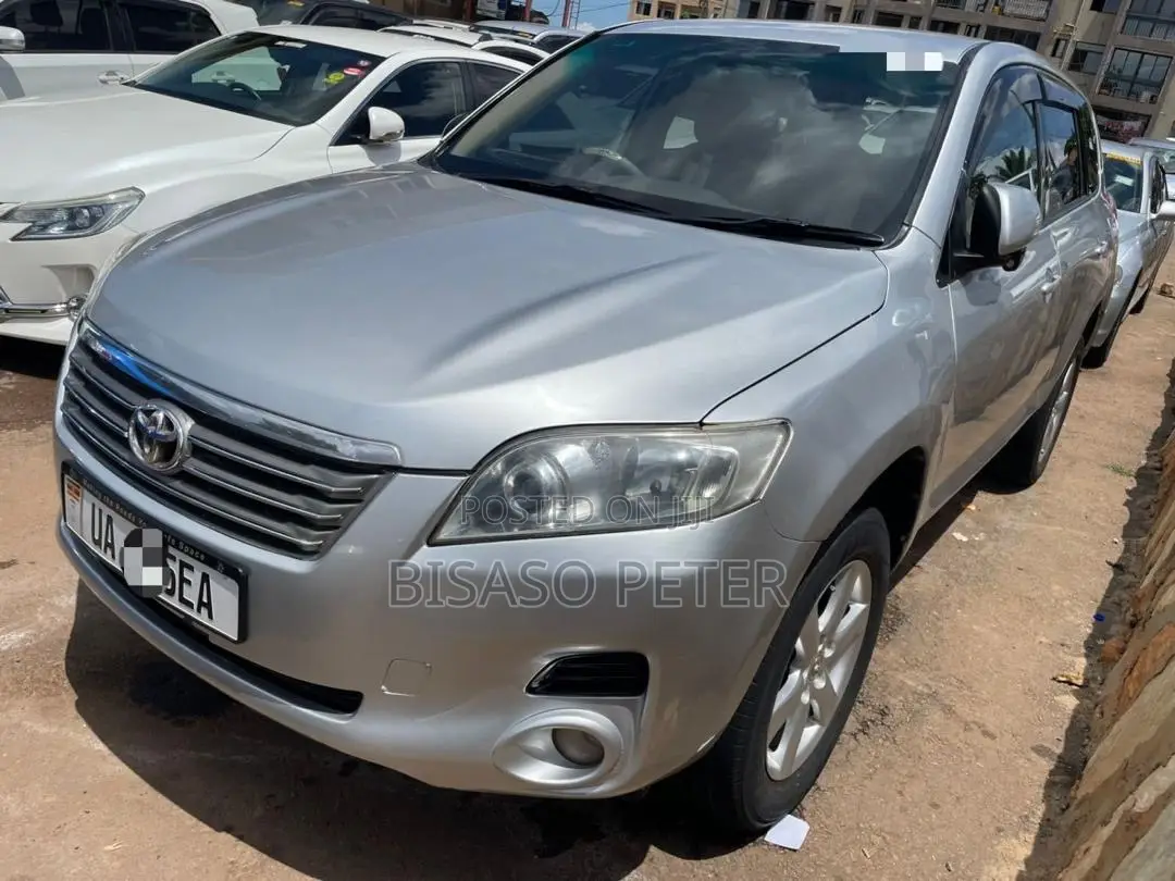 Toyota Vanguard 2011 Silver