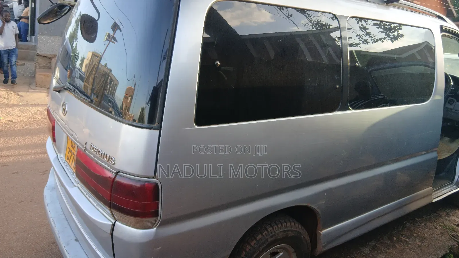 Toyota Regius 1999