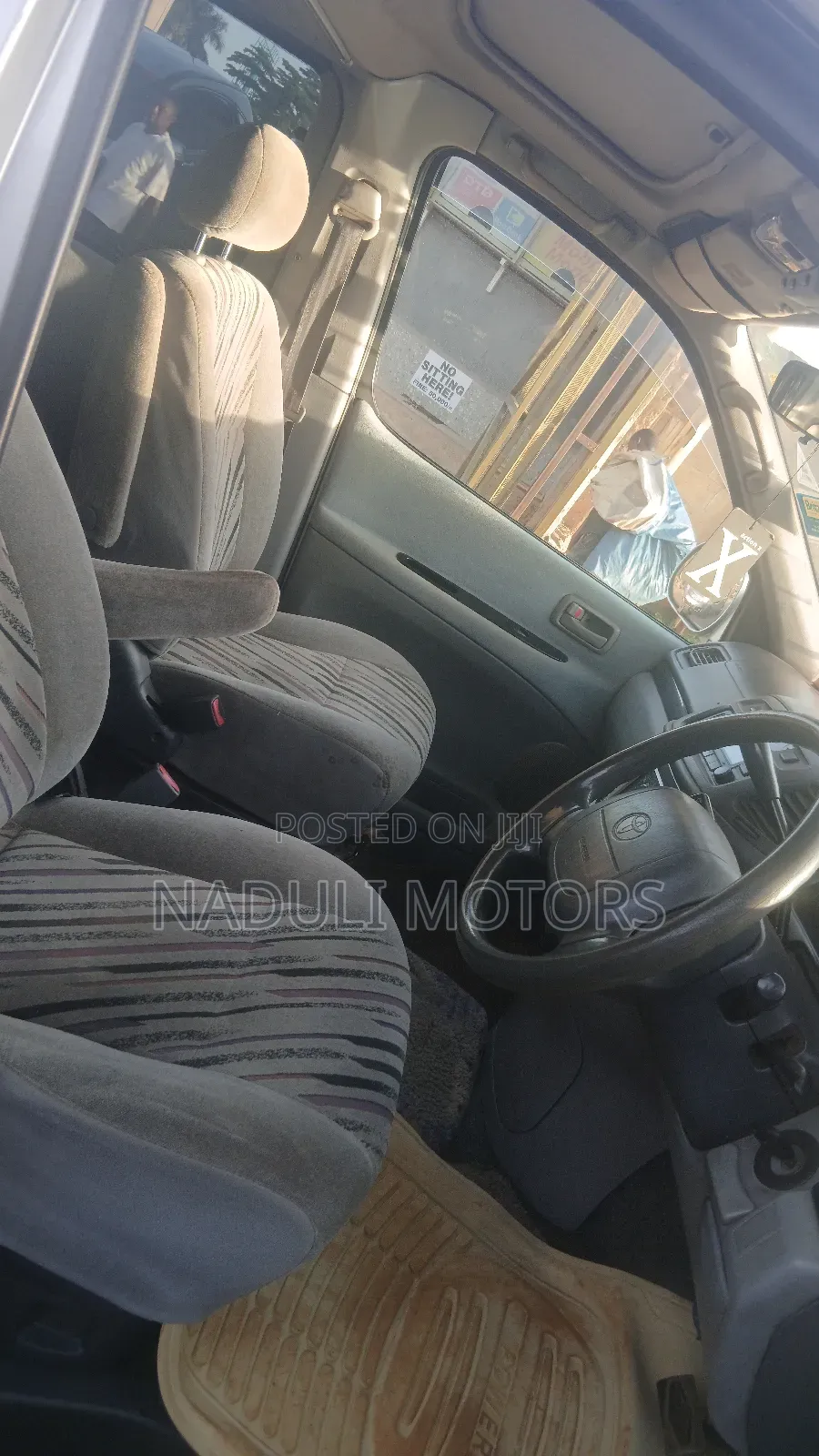 Toyota Regius 1999