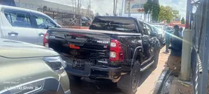 Toyota Hilux 2022 Black
