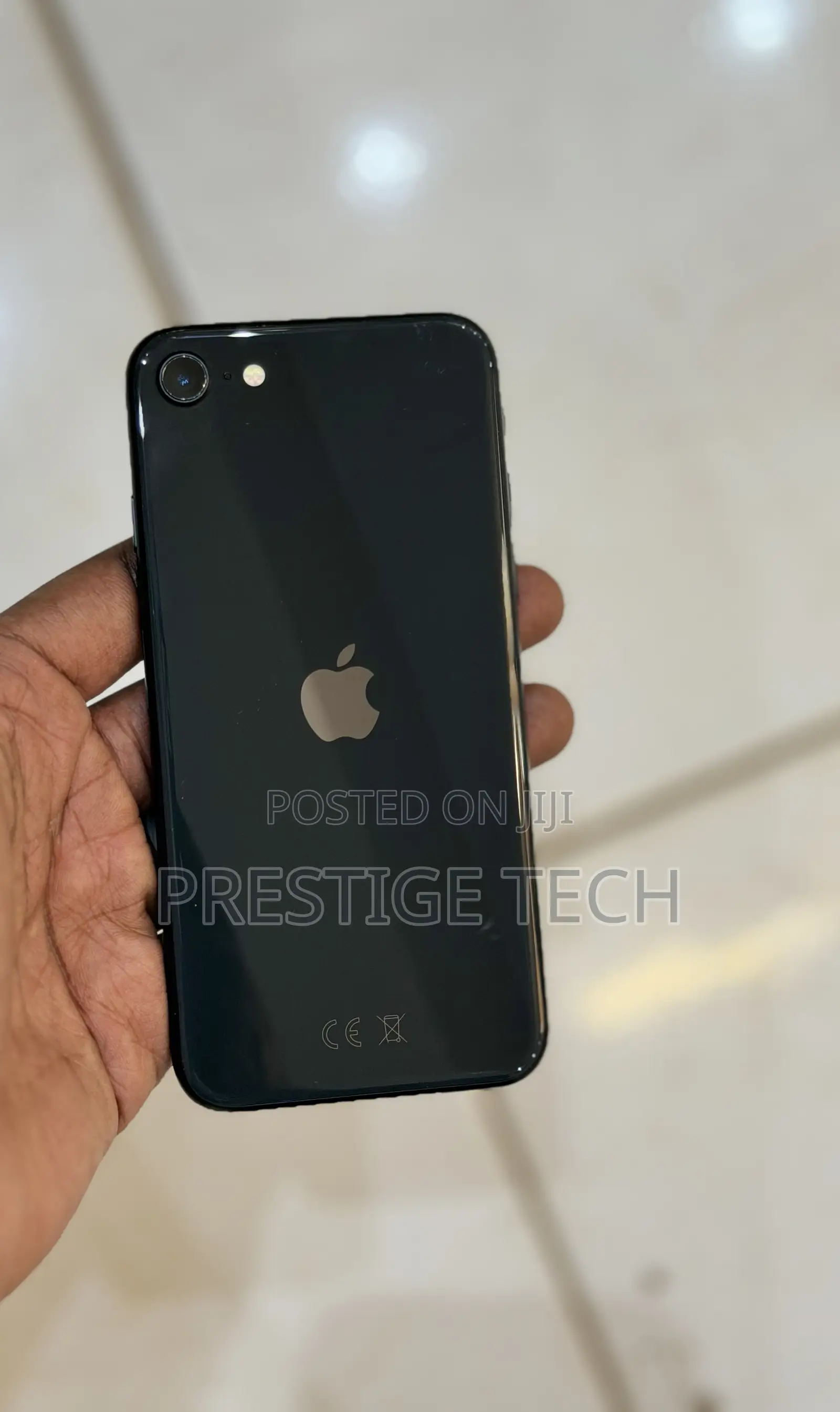 Apple iPhone SE (2020) 64 GB Black