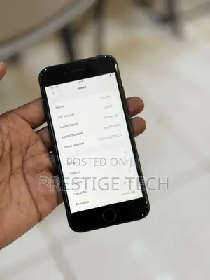 Apple iPhone SE (2020) 64 GB Black