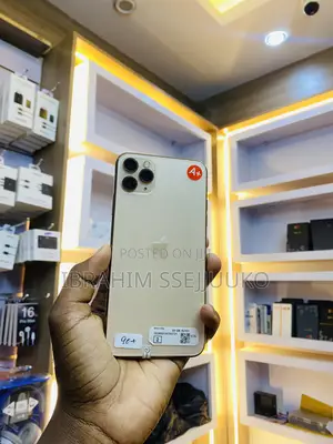 Apple iPhone 11 Pro Max 64 GB Gold
