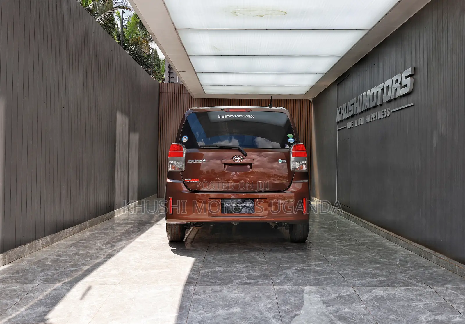 Toyota Spade 2012 Brown