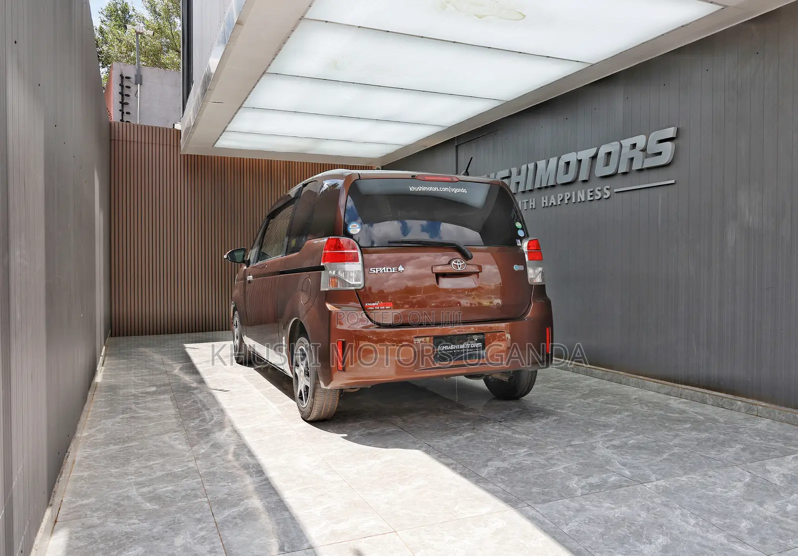 Toyota Spade 2012 Brown
