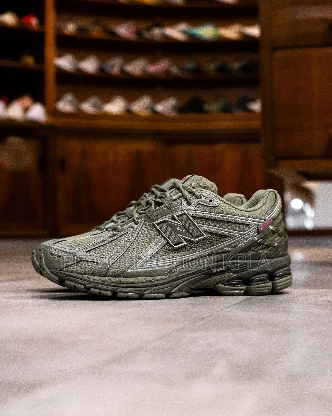 Olive 740 Street Core Runner