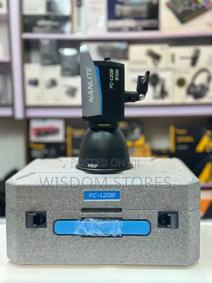 Nanlite Fc300b Bi-color Led Spotlight.