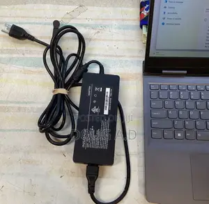 Laptop Lenovo LOQ 15IRH8 16GB Intel Core i5 SSD 1T